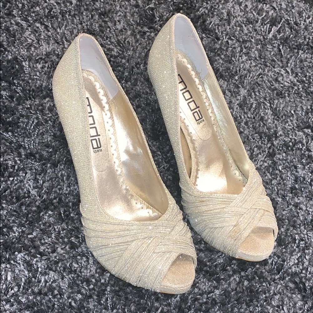 Sparky Gold Pumps